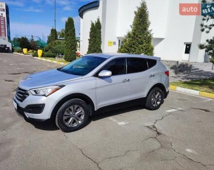 Серый Хендай Санта Фе, объемом двигателя 2.36 л и пробегом 200 тыс. км за 13600 $, фото 3 на Automoto.ua