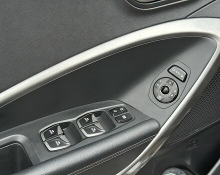 Серый Хендай Санта Фе, объемом двигателя 2.4 л и пробегом 147 тыс. км за 17399 $, фото 18 на Automoto.ua