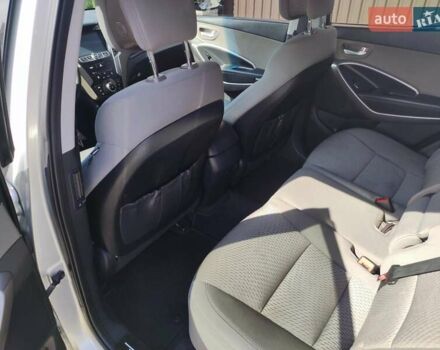 Серый Хендай Санта Фе, объемом двигателя 2.36 л и пробегом 200 тыс. км за 13600 $, фото 14 на Automoto.ua