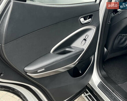 Серый Хендай Санта Фе, объемом двигателя 2 л и пробегом 194 тыс. км за 17900 $, фото 24 на Automoto.ua