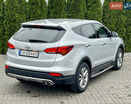 Серый Хендай Санта Фе, объемом двигателя 2 л и пробегом 194 тыс. км за 17900 $, фото 1 на Automoto.ua