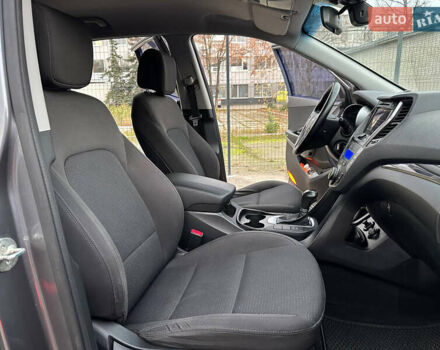 Сірий Хендай Санта Фе, об'ємом двигуна 2.4 л та пробігом 147 тис. км за 17400 $, фото 26 на Automoto.ua