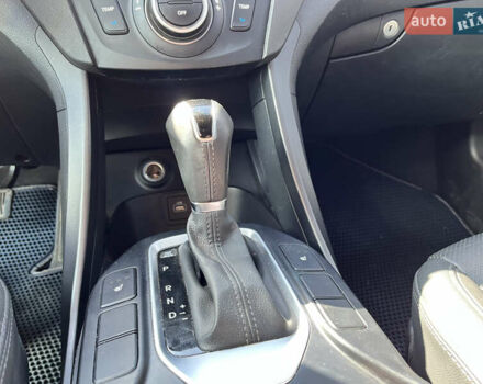 Серый Хендай Санта Фе, объемом двигателя 1.99 л и пробегом 115 тыс. км за 18800 $, фото 33 на Automoto.ua