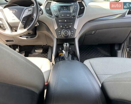 Сірий Хендай Санта Фе, об'ємом двигуна 2.4 л та пробігом 117 тис. км за 17950 $, фото 10 на Automoto.ua