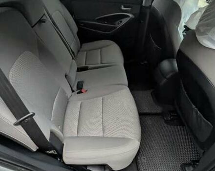 Серый Хендай Санта Фе, объемом двигателя 2.36 л и пробегом 155 тыс. км за 13300 $, фото 14 на Automoto.ua