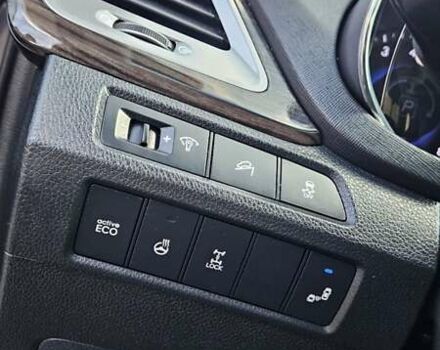 Сірий Хендай Санта Фе, об'ємом двигуна 2 л та пробігом 180 тис. км за 16500 $, фото 5 на Automoto.ua