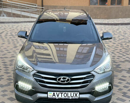 Серый Хендай Санта Фе, объемом двигателя 2 л и пробегом 207 тыс. км за 18500 $, фото 7 на Automoto.ua