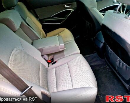 Серый Хендай Санта Фе, объемом двигателя 2.4 л и пробегом 200 тыс. км за 14000 $, фото 7 на Automoto.ua