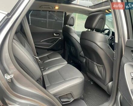 Серый Хендай Санта Фе, объемом двигателя 2.2 л и пробегом 141 тыс. км за 19900 $, фото 13 на Automoto.ua