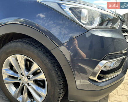 Серый Хендай Санта Фе, объемом двигателя 1.99 л и пробегом 115 тыс. км за 18800 $, фото 11 на Automoto.ua