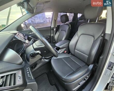 Сірий Хендай Санта Фе, об'ємом двигуна 2 л та пробігом 164 тис. км за 18800 $, фото 17 на Automoto.ua