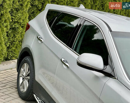 Серый Хендай Санта Фе, объемом двигателя 2 л и пробегом 194 тыс. км за 17900 $, фото 8 на Automoto.ua