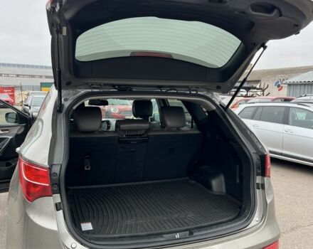 Серый Хендай Санта Фе, объемом двигателя 2.4 л и пробегом 156 тыс. км за 13800 $, фото 9 на Automoto.ua