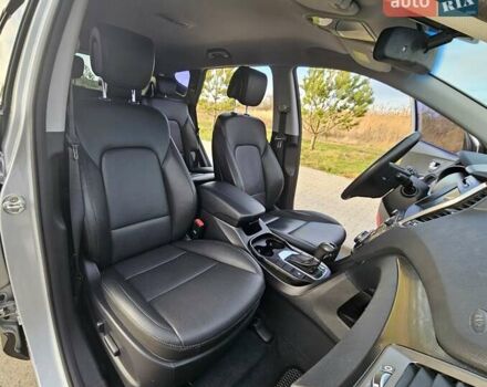 Сірий Хендай Санта Фе, об'ємом двигуна 2 л та пробігом 164 тис. км за 18800 $, фото 26 на Automoto.ua