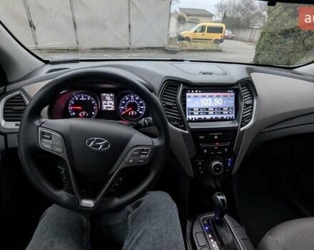 Серый Хендай Санта Фе, объемом двигателя 2.36 л и пробегом 155 тыс. км за 13300 $, фото 1 на Automoto.ua