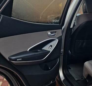 Серый Хендай Санта Фе, объемом двигателя 2.36 л и пробегом 145 тыс. км за 14200 $, фото 2 на Automoto.ua