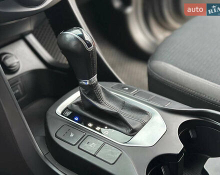 Сірий Хендай Санта Фе, об'ємом двигуна 2.4 л та пробігом 147 тис. км за 17400 $, фото 19 на Automoto.ua