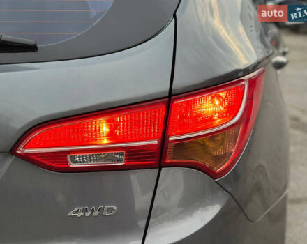 Сірий Хендай Санта Фе, об'ємом двигуна 2.4 л та пробігом 147 тис. км за 17400 $, фото 44 на Automoto.ua