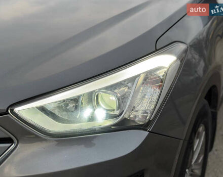 Сірий Хендай Санта Фе, об'ємом двигуна 2.4 л та пробігом 147 тис. км за 17400 $, фото 42 на Automoto.ua