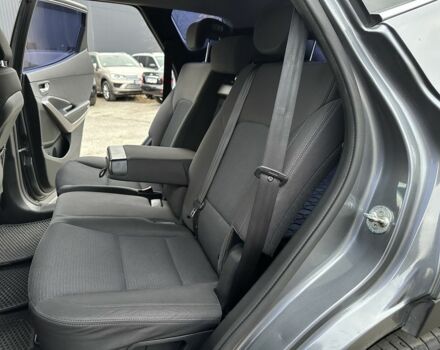 Серый Хендай Санта Фе, объемом двигателя 2.4 л и пробегом 147 тыс. км за 17399 $, фото 8 на Automoto.ua