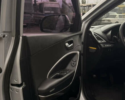 Серый Хендай Санта Фе, объемом двигателя 2 л и пробегом 126 тыс. км за 19000 $, фото 13 на Automoto.ua