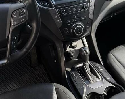 Сірий Хендай Санта Фе, об'ємом двигуна 2 л та пробігом 203 тис. км за 17500 $, фото 12 на Automoto.ua