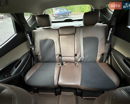 Сірий Хендай Санта Фе, об'ємом двигуна 2.36 л та пробігом 132 тис. км за 15200 $, фото 13 на Automoto.ua