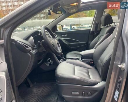 Серый Хендай Санта Фе, объемом двигателя 2.2 л и пробегом 141 тыс. км за 19900 $, фото 7 на Automoto.ua