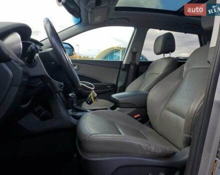 Серый Хендай Санта Фе, объемом двигателя 3.3 л и пробегом 168 тыс. км за 2200 $, фото 6 на Automoto.ua