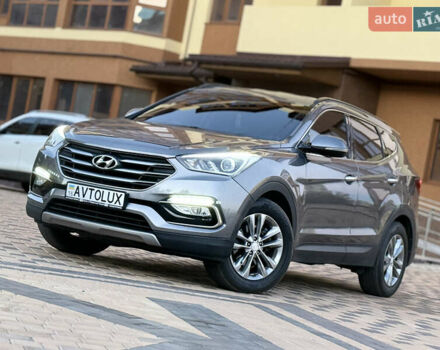 Серый Хендай Санта Фе, объемом двигателя 2 л и пробегом 207 тыс. км за 18500 $, фото 14 на Automoto.ua