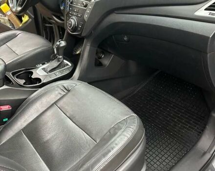 Серый Хендай Санта Фе, объемом двигателя 2.2 л и пробегом 179 тыс. км за 21500 $, фото 11 на Automoto.ua