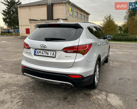 Серый Хендай Санта Фе, объемом двигателя 2 л и пробегом 153 тыс. км за 17500 $, фото 2 на Automoto.ua