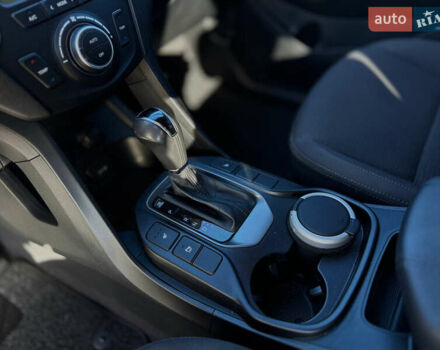 Сірий Хендай Санта Фе, об'ємом двигуна 2.2 л та пробігом 150 тис. км за 17800 $, фото 71 на Automoto.ua