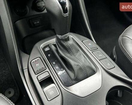 Серый Хендай Санта Фе, объемом двигателя 2.2 л и пробегом 231 тыс. км за 21000 $, фото 14 на Automoto.ua