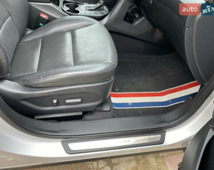 Серый Хендай Санта Фе, объемом двигателя 2 л и пробегом 153 тыс. км за 17500 $, фото 11 на Automoto.ua