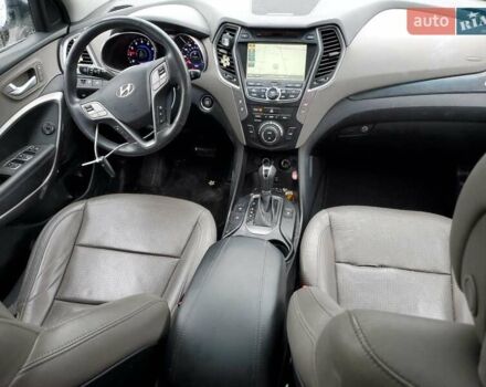 Серый Хендай Санта Фе, объемом двигателя 2.36 л и пробегом 150 тыс. км за 2200 $, фото 7 на Automoto.ua