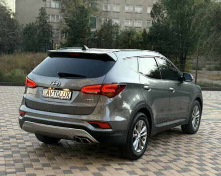Серый Хендай Санта Фе, объемом двигателя 2 л и пробегом 207 тыс. км за 18500 $, фото 3 на Automoto.ua