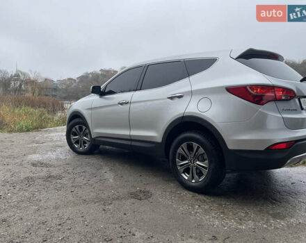 Серый Хендай Санта Фе, объемом двигателя 2.36 л и пробегом 183 тыс. км за 13800 $, фото 8 на Automoto.ua