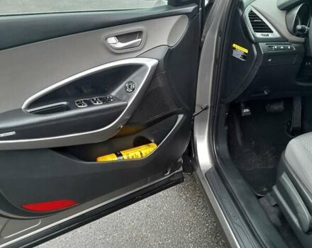 Серый Хендай Санта Фе, объемом двигателя 2.36 л и пробегом 285 тыс. км за 12700 $, фото 17 на Automoto.ua