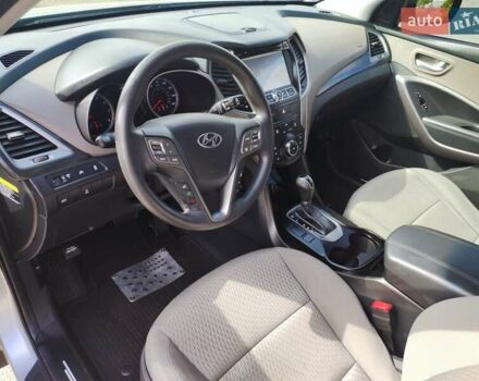 Серый Хендай Санта Фе, объемом двигателя 2.36 л и пробегом 200 тыс. км за 13600 $, фото 11 на Automoto.ua