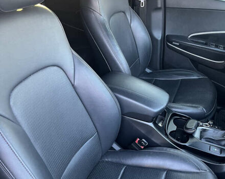 Сірий Хендай Санта Фе, об'ємом двигуна 2 л та пробігом 145 тис. км за 14600 $, фото 26 на Automoto.ua