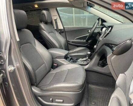 Серый Хендай Санта Фе, объемом двигателя 2.2 л и пробегом 141 тыс. км за 19900 $, фото 9 на Automoto.ua