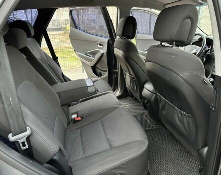 Серый Хендай Санта Фе, объемом двигателя 2.4 л и пробегом 147 тыс. км за 17399 $, фото 9 на Automoto.ua