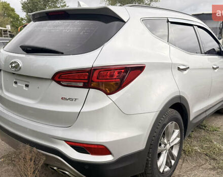 Серый Хендай Санта Фе, объемом двигателя 2 л и пробегом 126 тыс. км за 19000 $, фото 8 на Automoto.ua