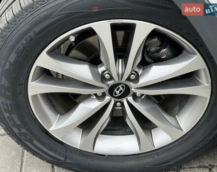 Серый Хендай Санта Фе, объемом двигателя 2 л и пробегом 194 тыс. км за 17900 $, фото 12 на Automoto.ua