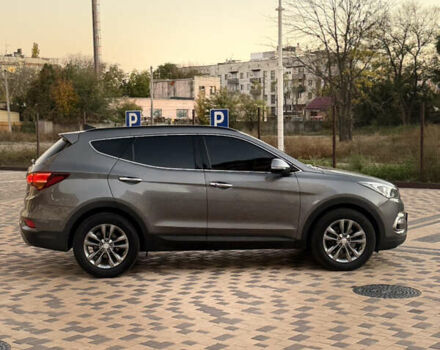 Серый Хендай Санта Фе, объемом двигателя 2 л и пробегом 207 тыс. км за 18500 $, фото 6 на Automoto.ua