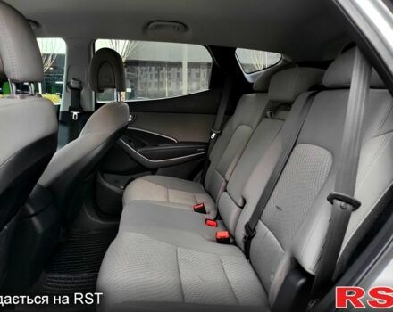 Серый Хендай Санта Фе, объемом двигателя 2.4 л и пробегом 126 тыс. км за 12900 $, фото 3 на Automoto.ua