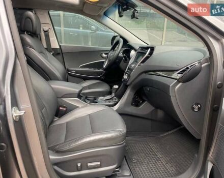 Серый Хендай Санта Фе, объемом двигателя 2.2 л и пробегом 141 тыс. км за 19900 $, фото 10 на Automoto.ua