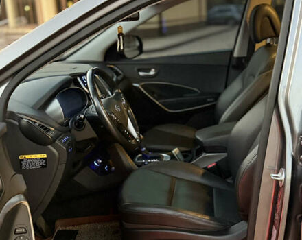 Серый Хендай Санта Фе, объемом двигателя 2 л и пробегом 207 тыс. км за 18500 $, фото 11 на Automoto.ua