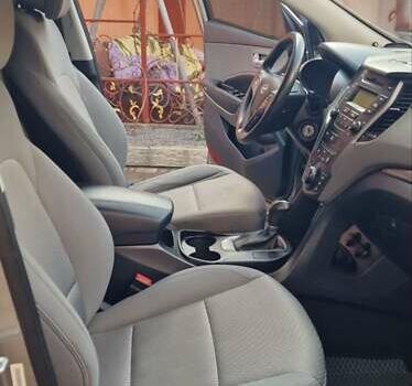 Серый Хендай Санта Фе, объемом двигателя 2.36 л и пробегом 145 тыс. км за 14200 $, фото 4 на Automoto.ua